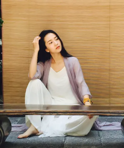Lingyue Xu — foto de pies 15