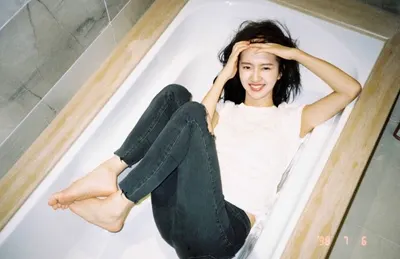 Lingyue Xu — foto de pies 17