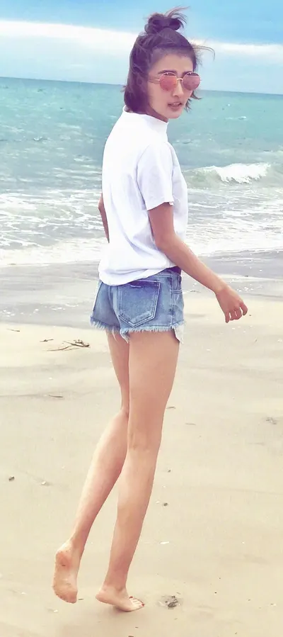 Lulu Xu — Füße Foto 15