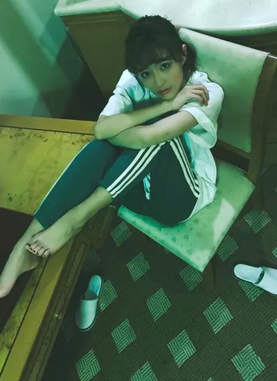 Lulu Xu — Füße Foto 16