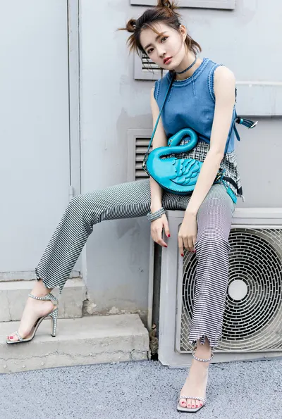 Lulu Xu — Füße Foto 20