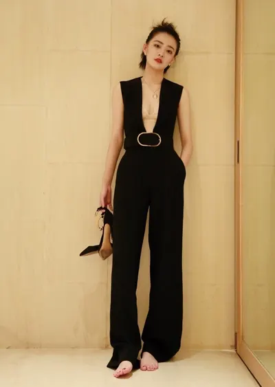 Lulu Xu — Füße Foto 24