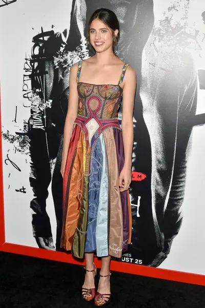 Margaret Qualley — Füße Foto 28