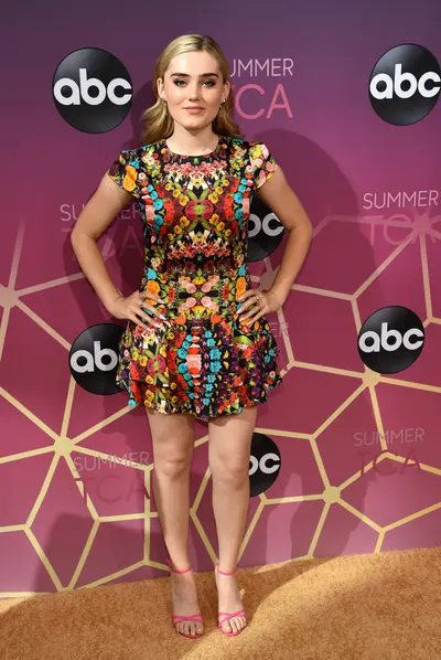 Meg Donnelly — foto de pies 37