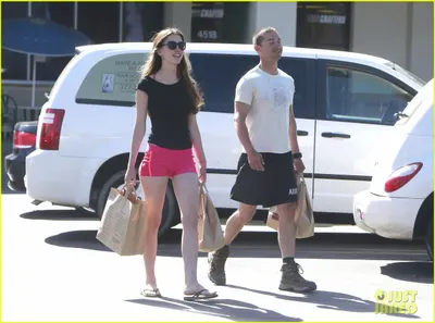 Mia Goth — Füße Foto 25