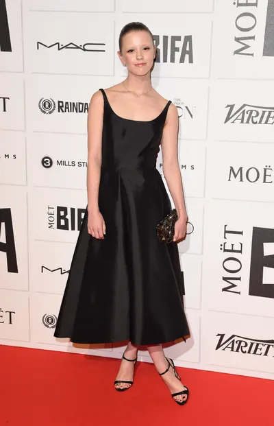 Mia Goth — Füße Foto 46