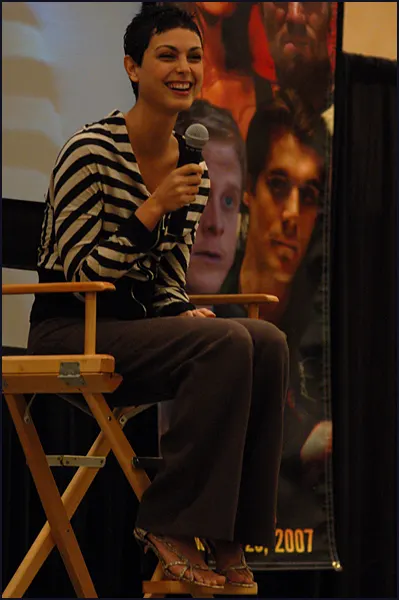 Morena Baccarin — feet photo 16