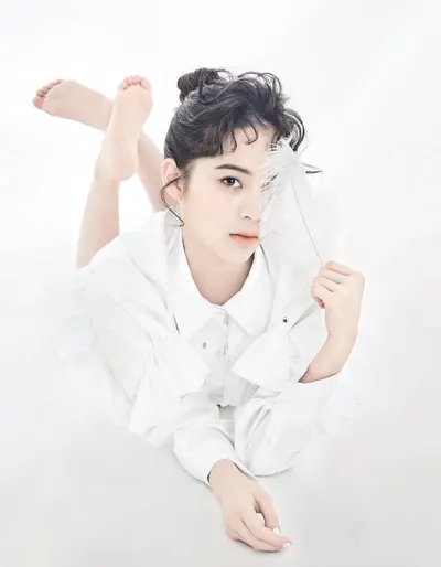 Nana Ouyang — Füße Foto 16