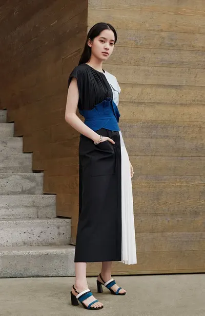 Nana Ouyang — Füße Foto 38