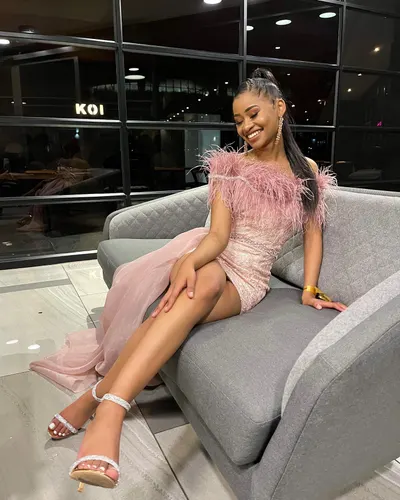 Nefisa Mkhabela — foto de pies 25
