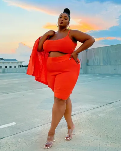 Nzinga Imani — photo de pieds 13