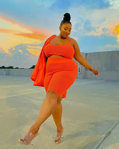 Nzinga Imani — photo de pieds 14