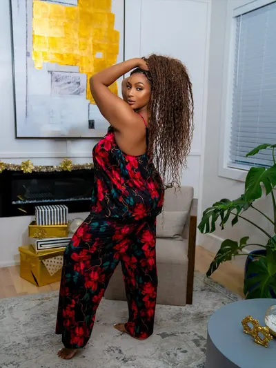 Nzinga Imani — photo de pieds 22