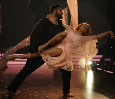 Oana Nechiti — foto de pies 33