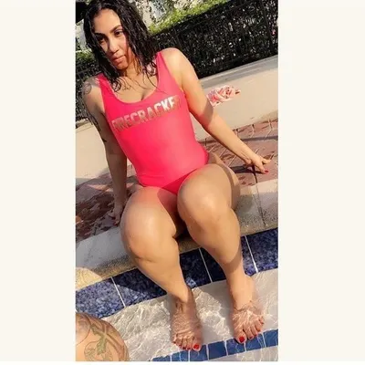 Queen Naija — foto de pies 14