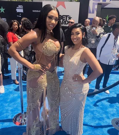 Queen Naija — foto de pies 15