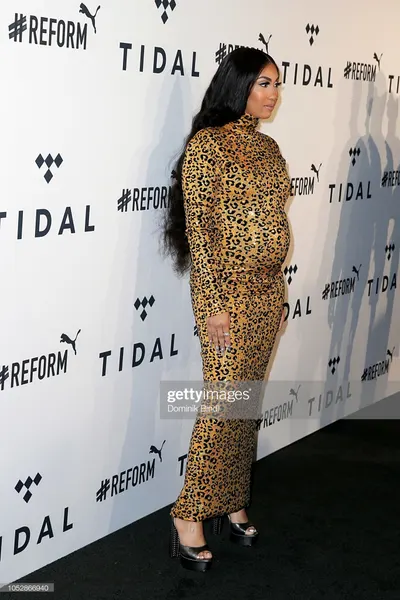 Queen Naija — foto de pies 28