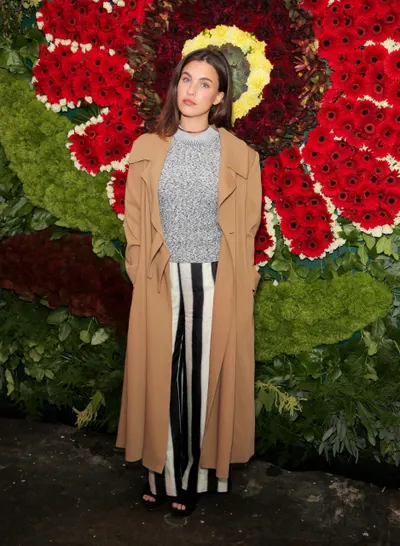 Rainey Qualley — photo de pieds 23