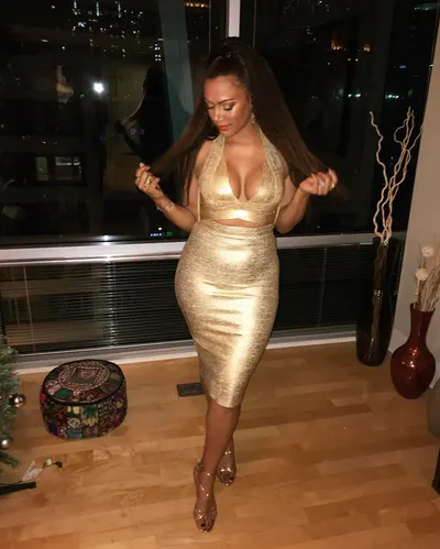 Rosalyn Gold-Onwude — Füße Foto 25