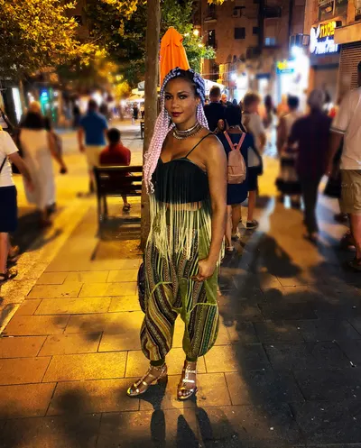 Rosalyn Gold-Onwude — Füße Foto 26