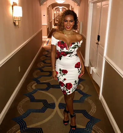 Rosalyn Gold-Onwude — Füße Foto 28