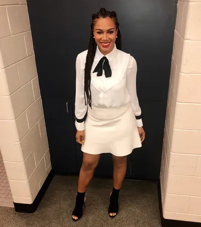 Rosalyn Gold-Onwude — Füße Foto 34