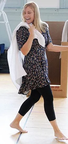 Samantha Womack — foto de pies 17