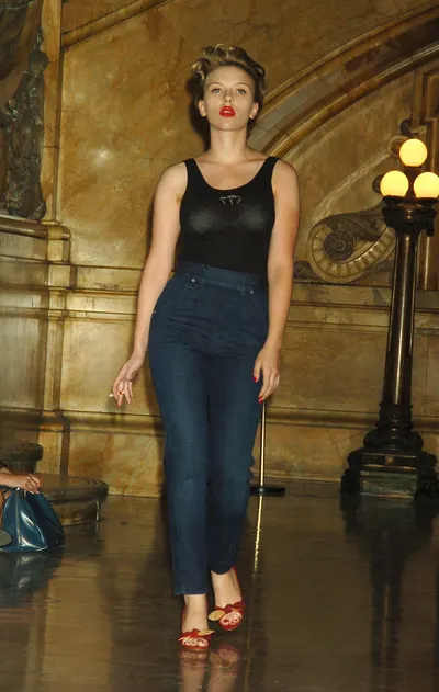 Scarlett Johansson — foto de pies 26