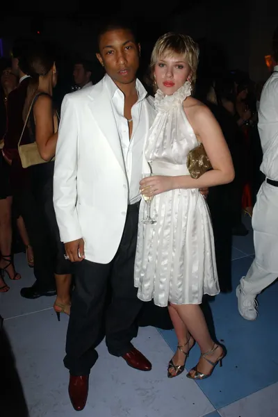 Scarlett Johansson — foto de pies 31