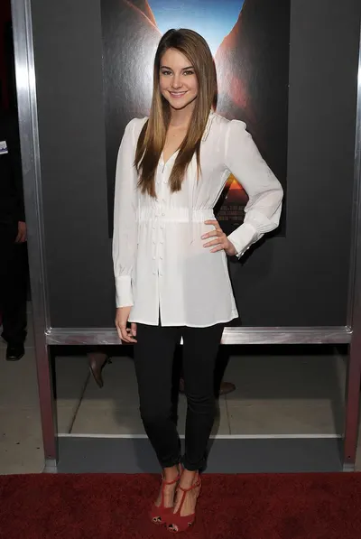 Shailene Woodley — foto de pies 20