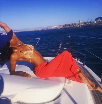 Sibongile Mlambo — foto de pies 15