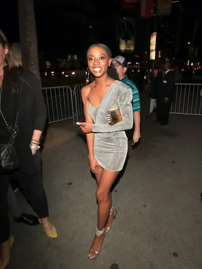 Sibongile Mlambo — foto de pies 28
