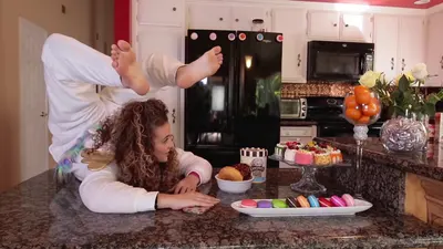 Sofie Dossi — Füße Foto 30