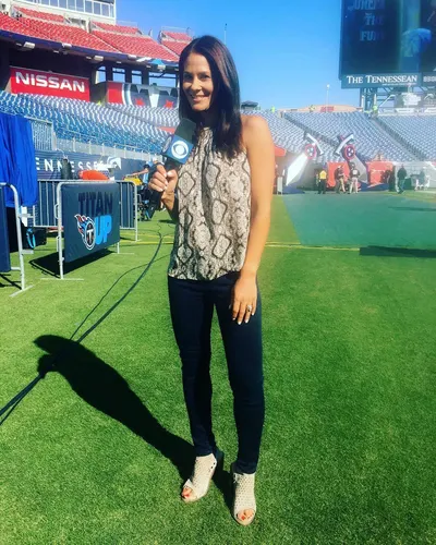 Tracy Wolfson — photo de pieds 13