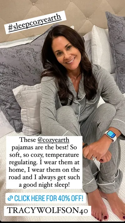Tracy Wolfson — photo de pieds 25