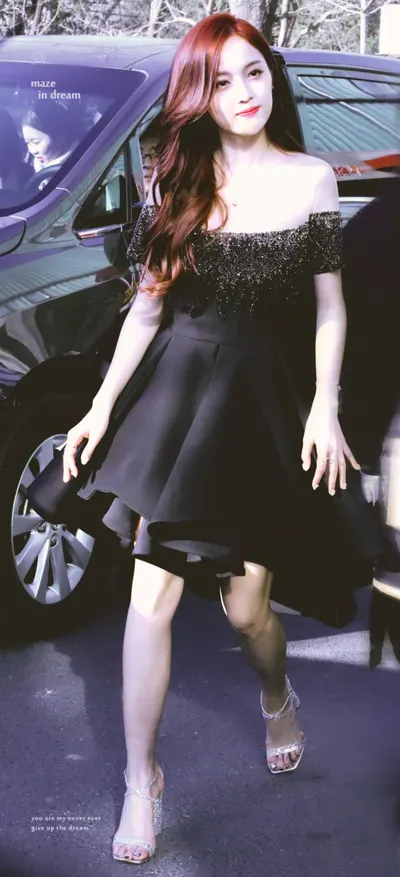 Xuanyi Wu — Füße Foto 22