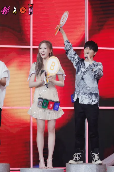 Xuanyi Wu — Füße Foto 27