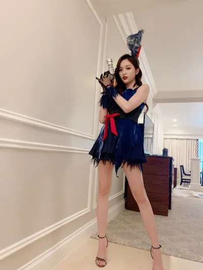 Xuanyi Wu — Füße Foto 28