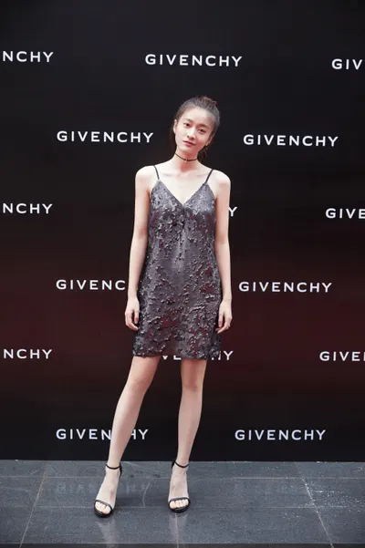 Xueying Zhang — foto de pies 21