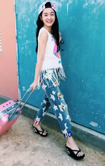 Xueying Zhang — foto de pies 35