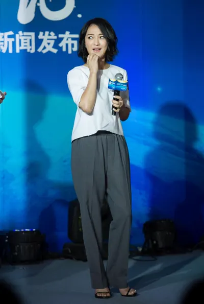 Xun Zhou — Füße Foto 21