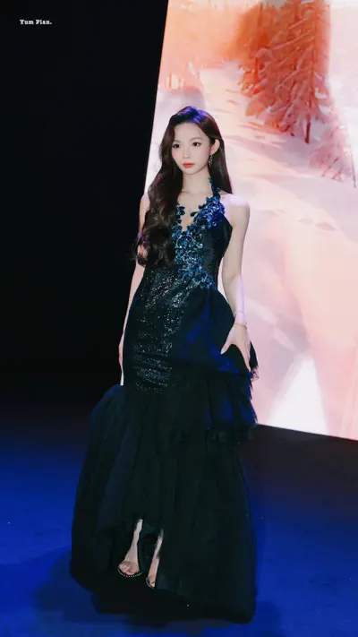 Xuyang Yuzhuo — Füße Foto 21