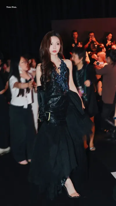 Xuyang Yuzhuo — Füße Foto 22