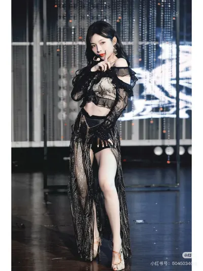 Xuyang Yuzhuo — Füße Foto 30
