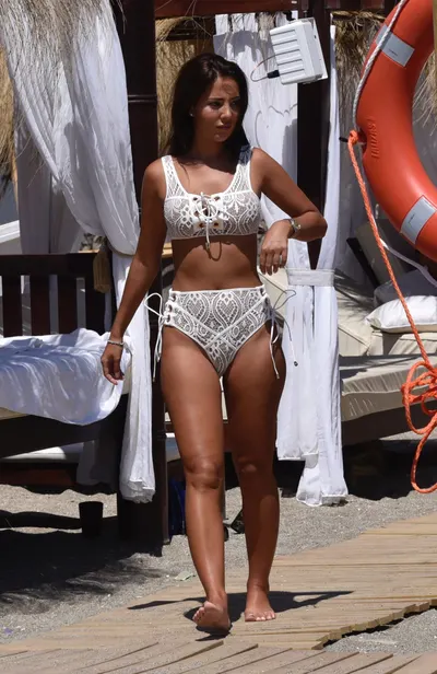 Yazmin Oukhellou — Füße Foto 18
