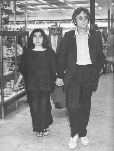 Yoko Ono — Füße Foto 13