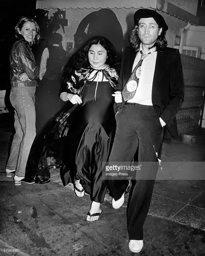 Yoko Ono — Füße Foto 19
