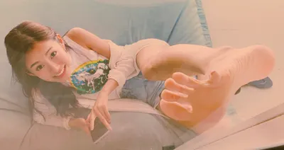 Zi-Xuan Zhang — feet photo 23